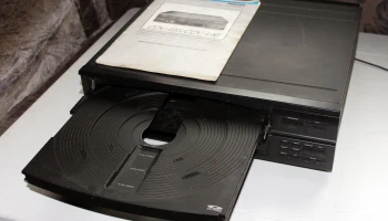 Philips CDV-495 (1991) 1