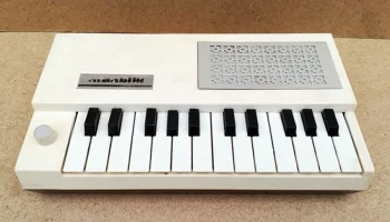 Малыш (1985) 0